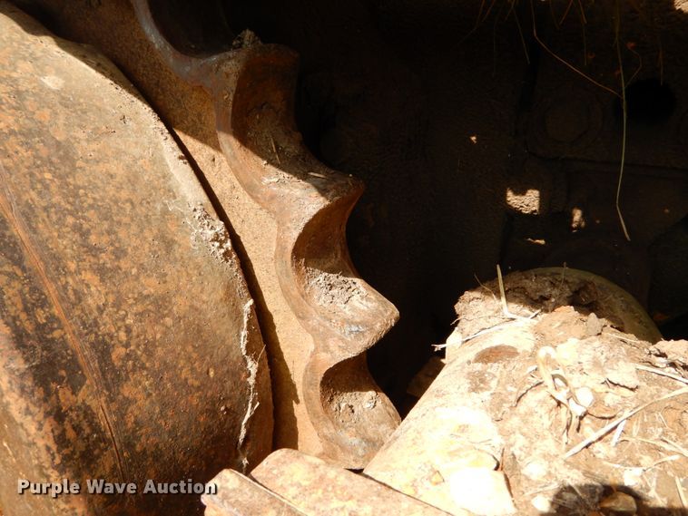 image for item DH2038 1971 John Deere 450B track loader