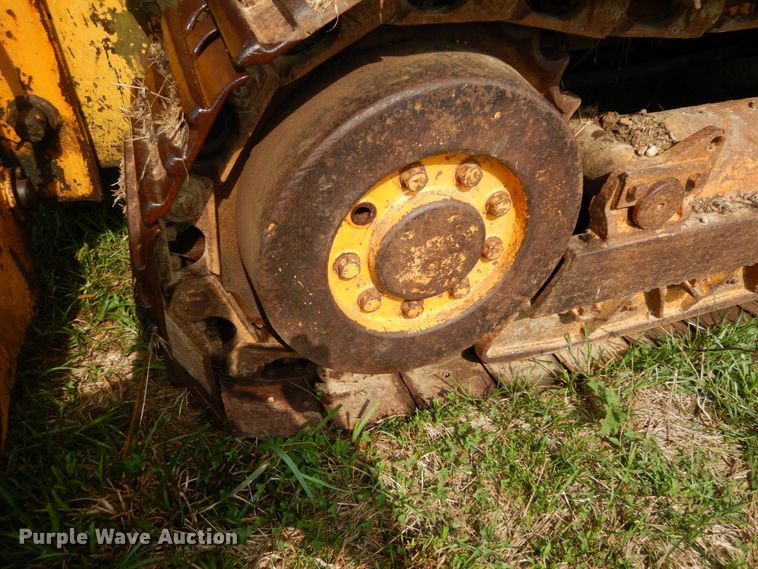 image for item DH2038 1971 John Deere 450B track loader