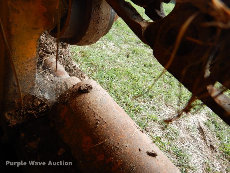 image for item DH2038 1971 John Deere 450B track loader