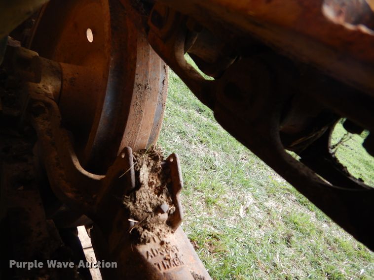 image for item DH2038 1971 John Deere 450B track loader