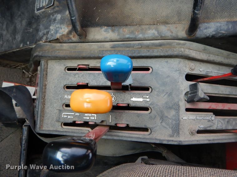 image for item DH2513 1981 International 1086 tractor