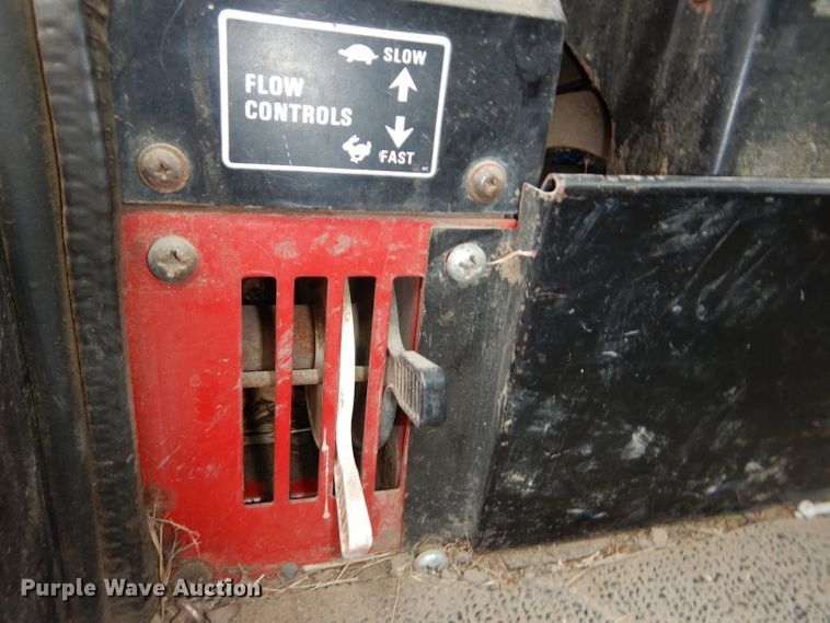 image for item DH2513 1981 International 1086 tractor