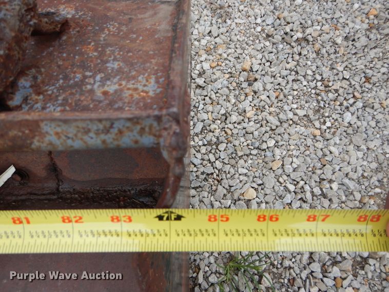 image for item DH2513 1981 International 1086 tractor