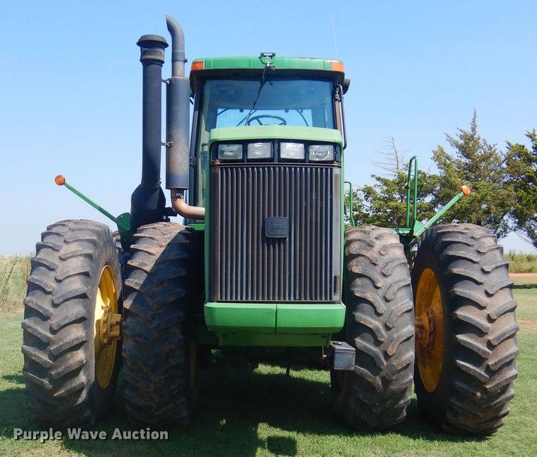 image for item DH3556 1999 John Deere 9200 4WD tractor