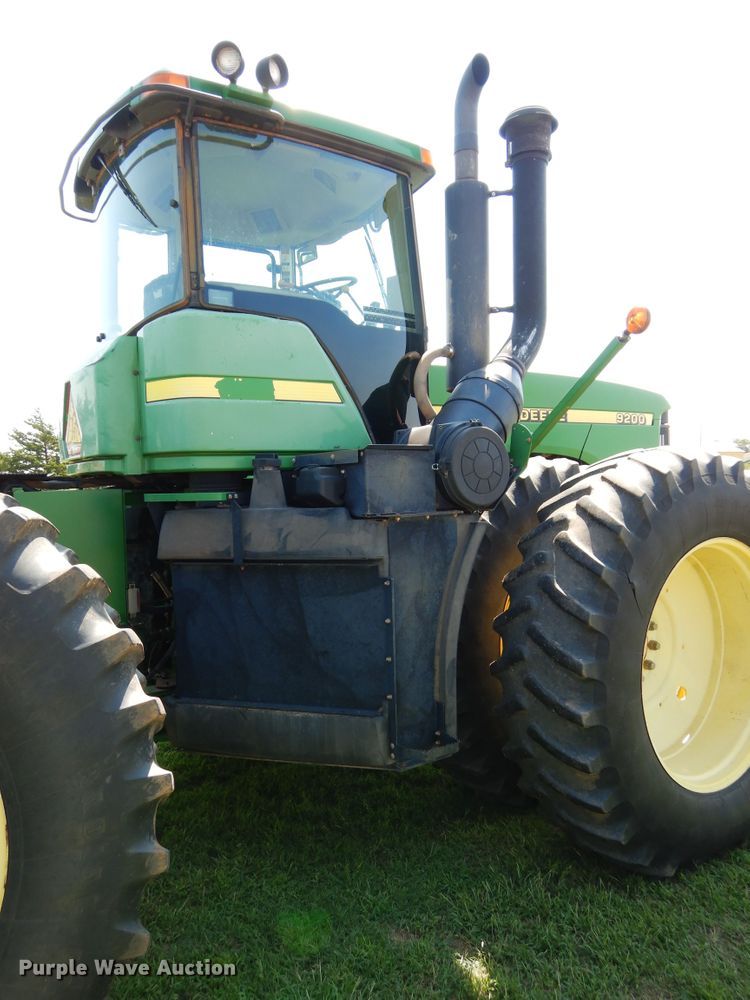 image for item DH3556 1999 John Deere 9200 4WD tractor