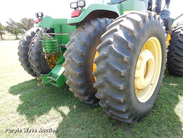 image for item DH3556 1999 John Deere 9200 4WD tractor