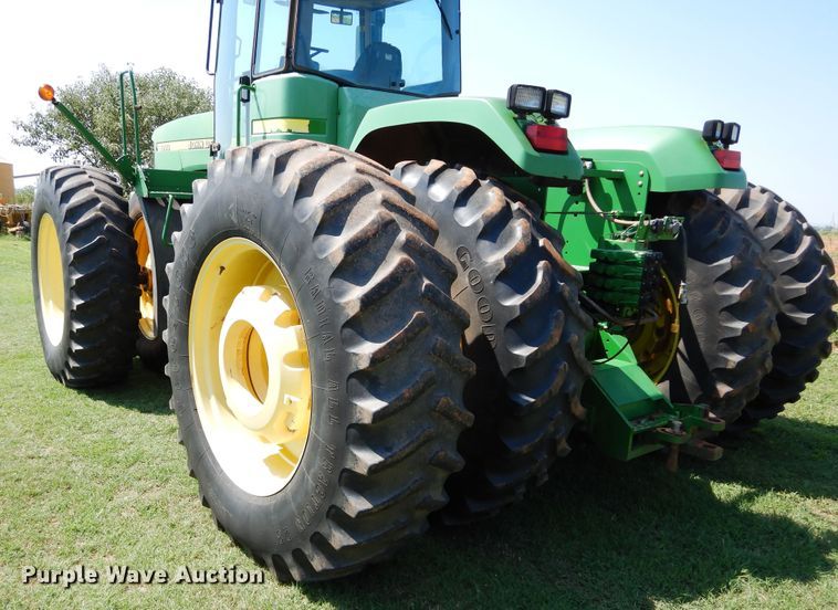 image for item DH3556 1999 John Deere 9200 4WD tractor