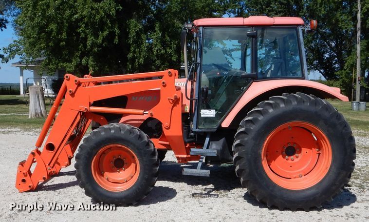 image for item DH6078 2007 Kubota M108X MFWD tractor