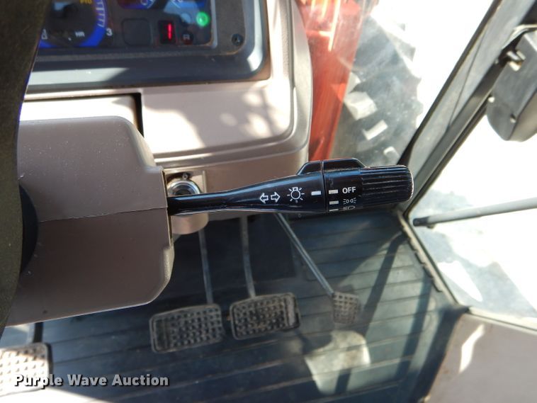 image for item DH6078 2007 Kubota M108X MFWD tractor