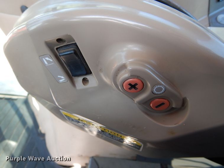 image for item DH6078 2007 Kubota M108X MFWD tractor