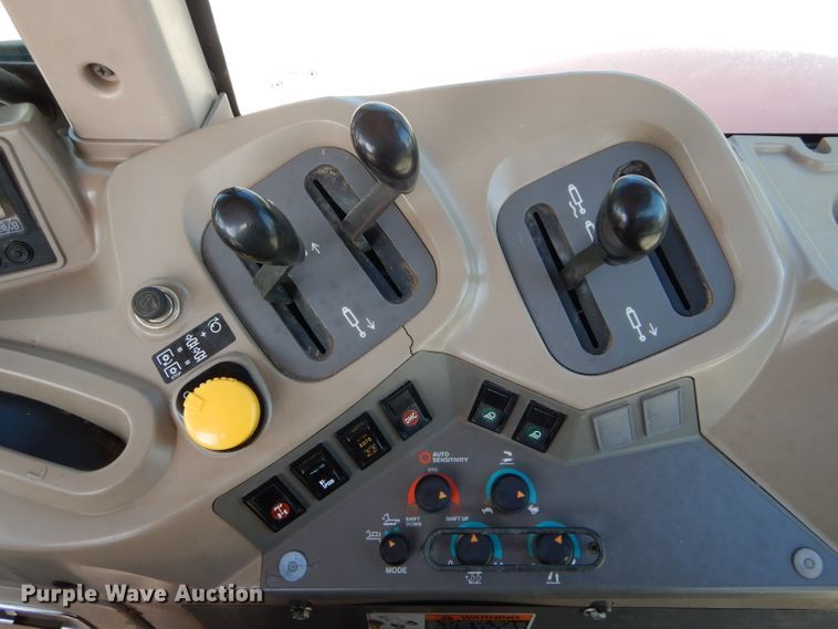 image for item DH6078 2007 Kubota M108X MFWD tractor