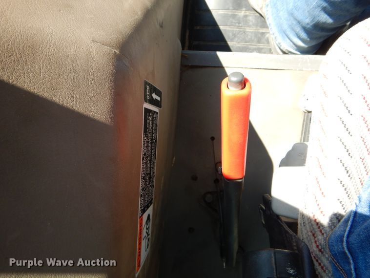 image for item DH6078 2007 Kubota M108X MFWD tractor