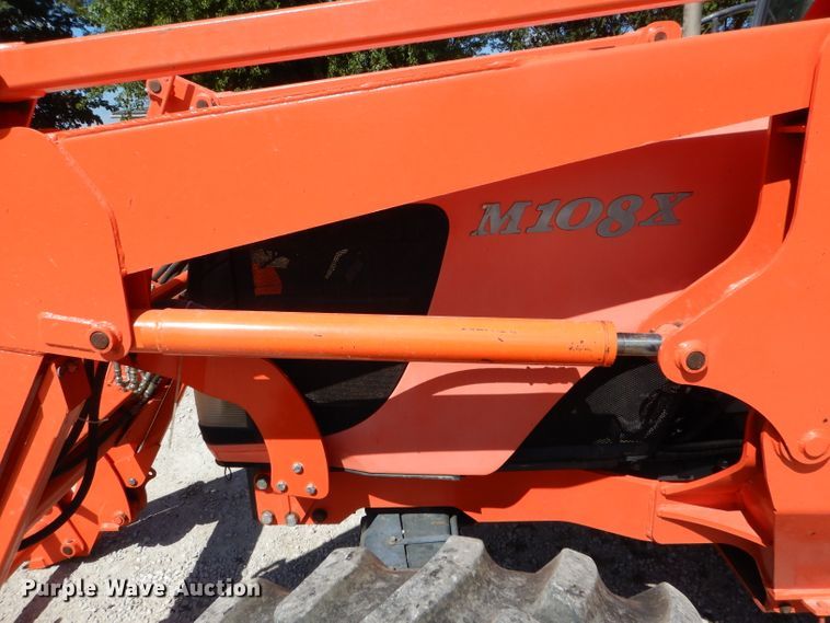 image for item DH6078 2007 Kubota M108X MFWD tractor