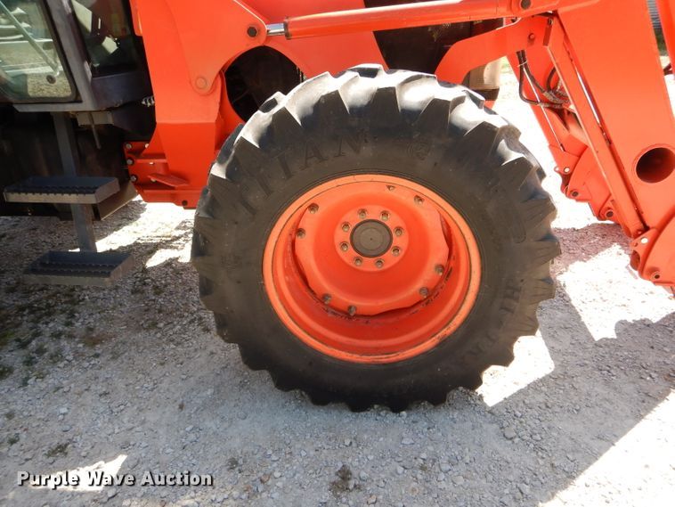 image for item DH6078 2007 Kubota M108X MFWD tractor