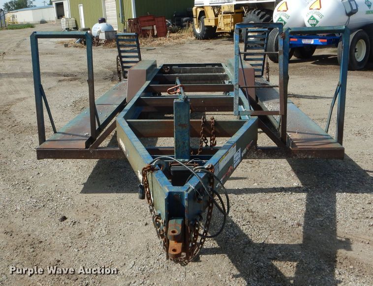 image for item DH6101 2002 Duo Lift 1400E sprayer trailer