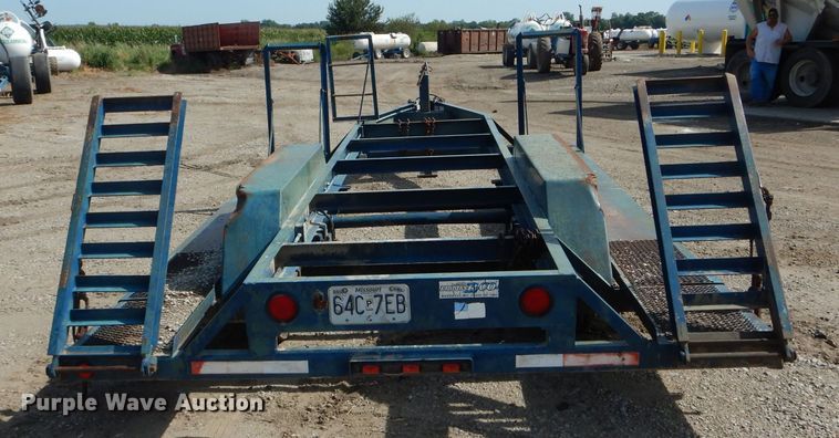 image for item DH6101 2002 Duo Lift 1400E sprayer trailer