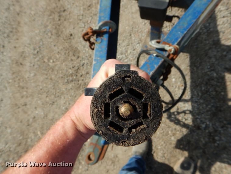 image for item DH6101 2002 Duo Lift 1400E sprayer trailer