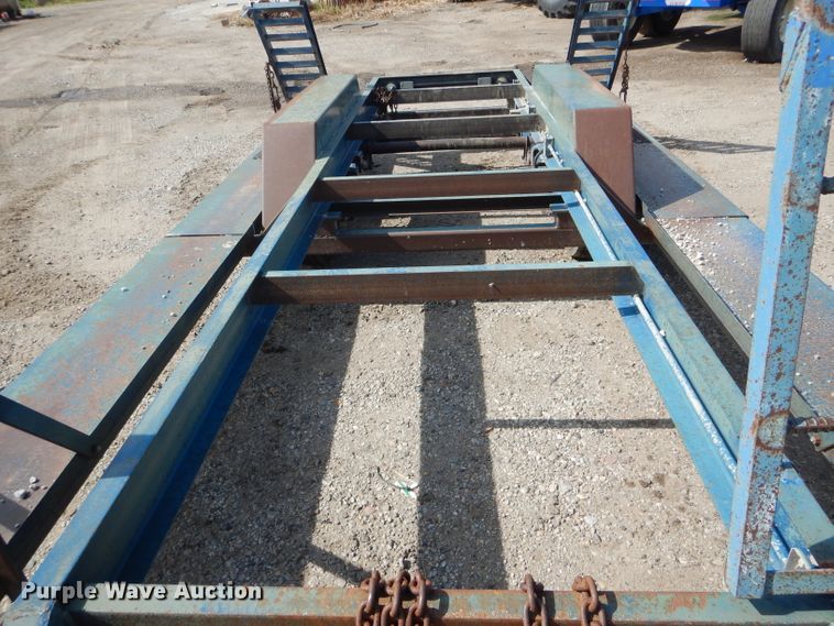 image for item DH6101 2002 Duo Lift 1400E sprayer trailer