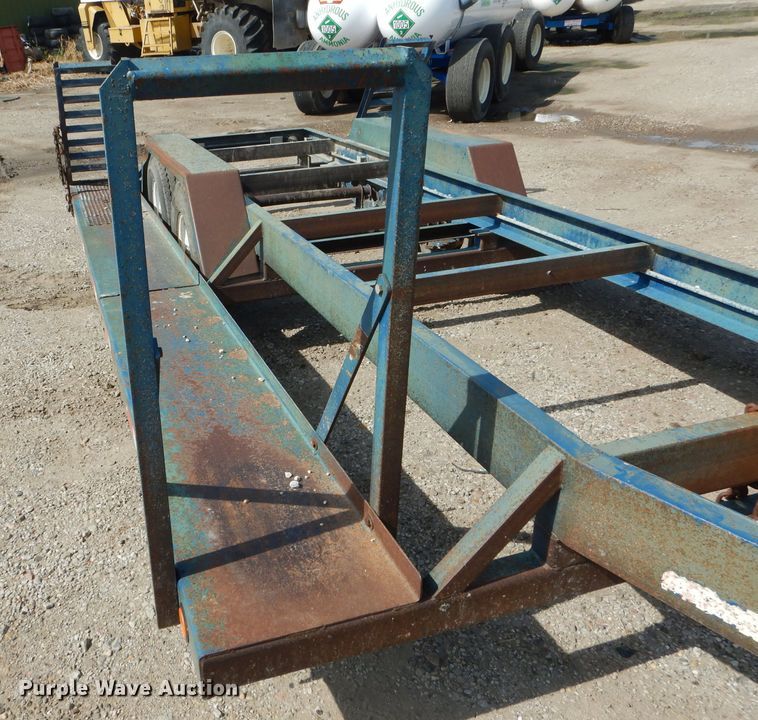 image for item DH6101 2002 Duo Lift 1400E sprayer trailer