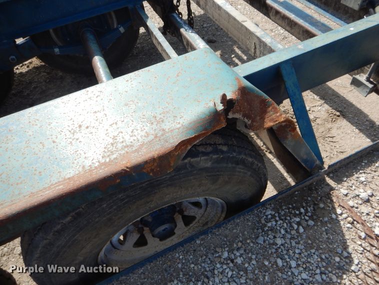 image for item DH6101 2002 Duo Lift 1400E sprayer trailer