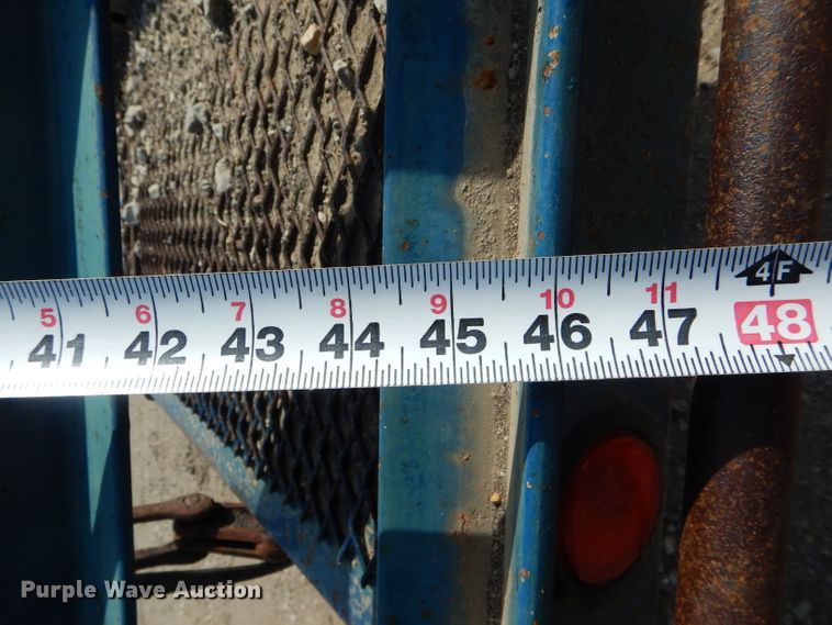 image for item DH6101 2002 Duo Lift 1400E sprayer trailer