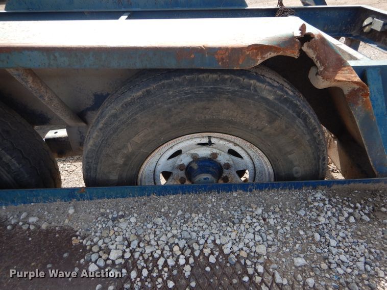 image for item DH6101 2002 Duo Lift 1400E sprayer trailer