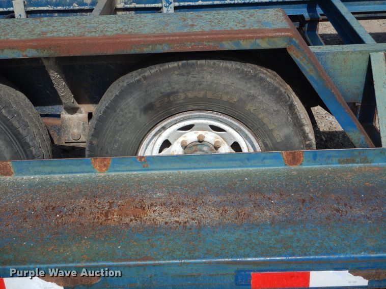 image for item DH6101 2002 Duo Lift 1400E sprayer trailer