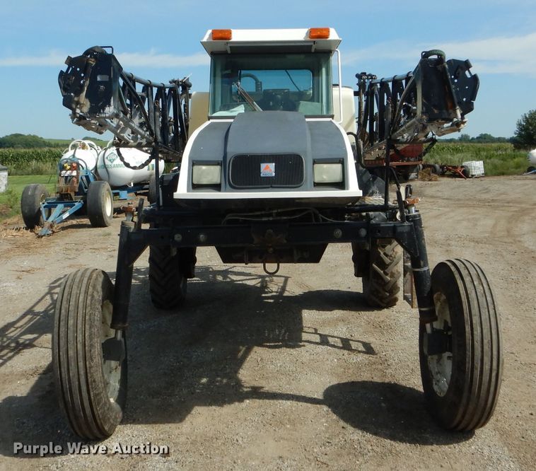 image for item DH6102 2002 SpraCoupe 4440 sprayer