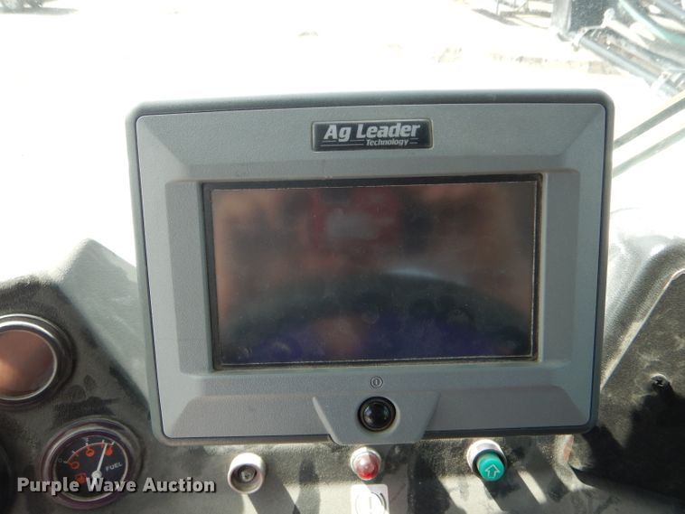 image for item DH6102 2002 SpraCoupe 4440 sprayer