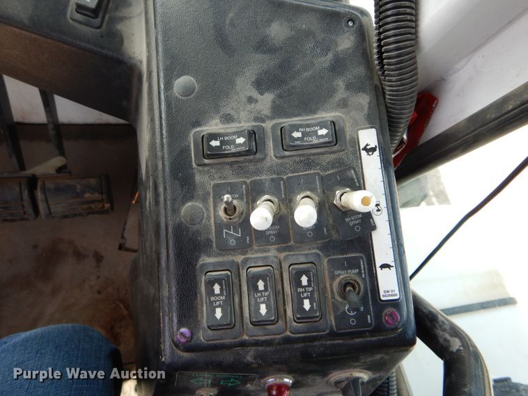 image for item DH6102 2002 SpraCoupe 4440 sprayer