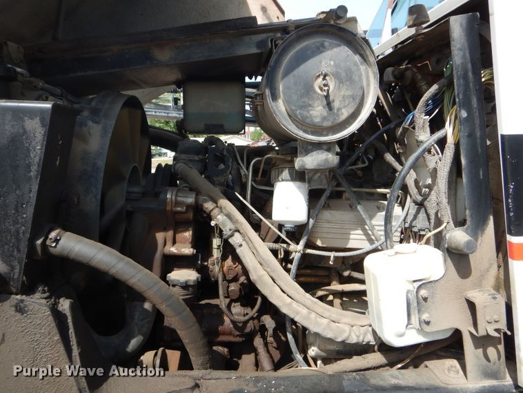 image for item DH6102 2002 SpraCoupe 4440 sprayer