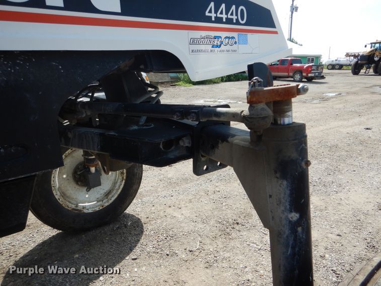 image for item DH6102 2002 SpraCoupe 4440 sprayer