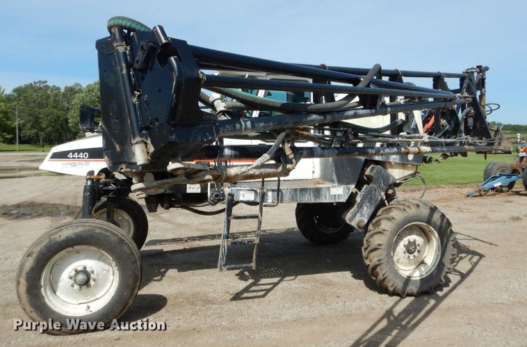 image for item DH6102 2002 SpraCoupe 4440 sprayer