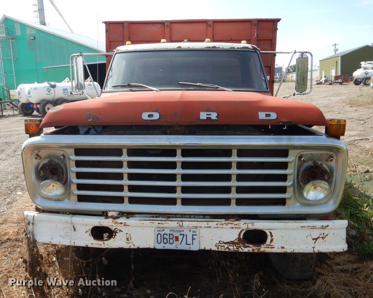 image for item DH6103 1977 Ford F600 grain truck