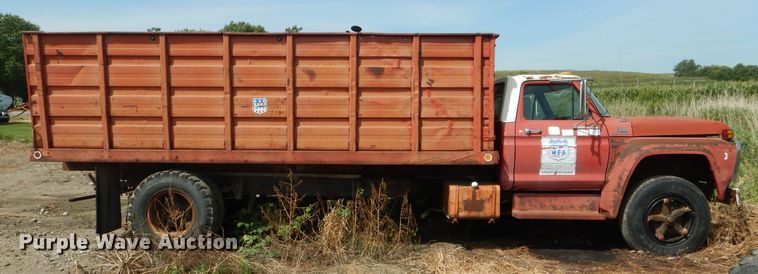 image for item DH6103 1977 Ford F600 grain truck