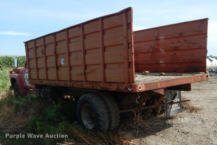 image for item DH6103 1977 Ford F600 grain truck