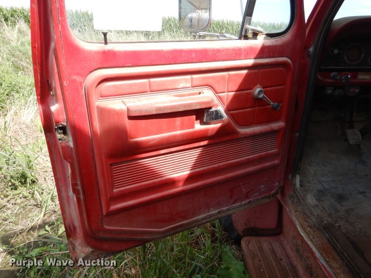 image for item DH6103 1977 Ford F600 grain truck