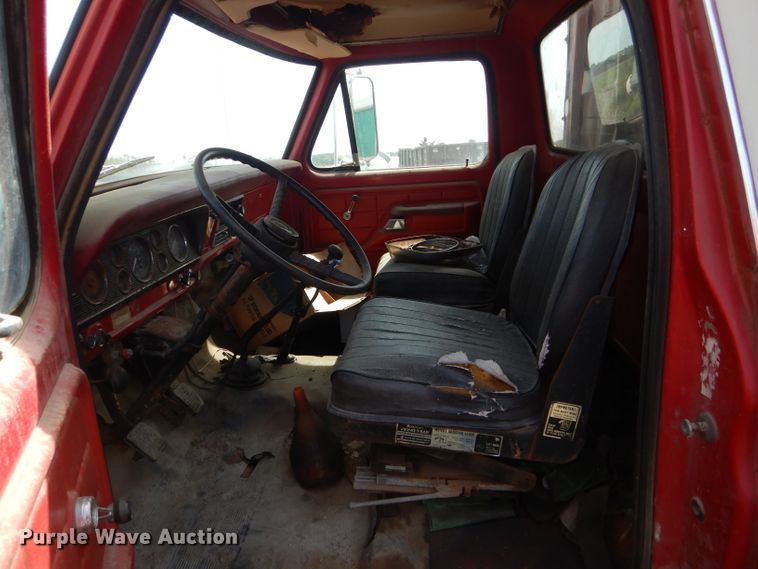 image for item DH6103 1977 Ford F600 grain truck