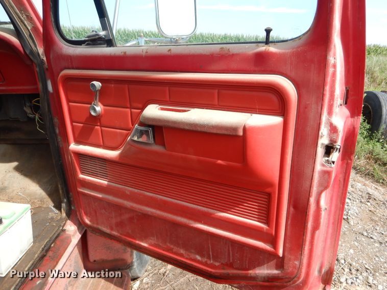 image for item DH6103 1977 Ford F600 grain truck