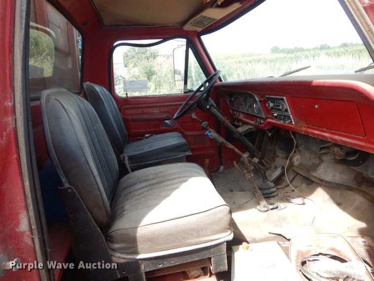 image for item DH6103 1977 Ford F600 grain truck
