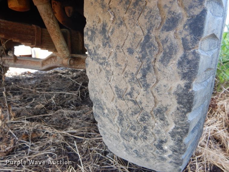 image for item DH6103 1977 Ford F600 grain truck