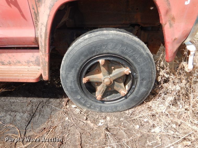 image for item DH6103 1977 Ford F600 grain truck