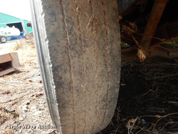 image for item DH6103 1977 Ford F600 grain truck