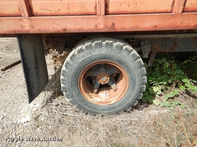 image for item DH6103 1977 Ford F600 grain truck