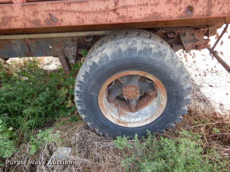 image for item DH6103 1977 Ford F600 grain truck