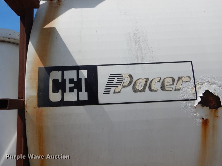 image for item DH6104 1986 International 2375 feed delivery truck