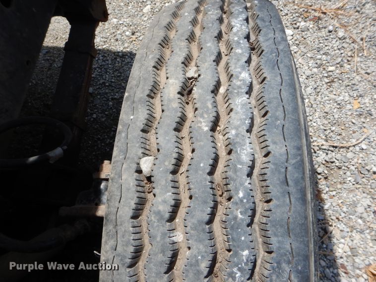 image for item DH6104 1986 International 2375 feed delivery truck