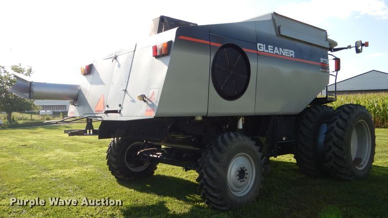 image for item DH6107 2003 Gleaner R75 Field Star RWA combine