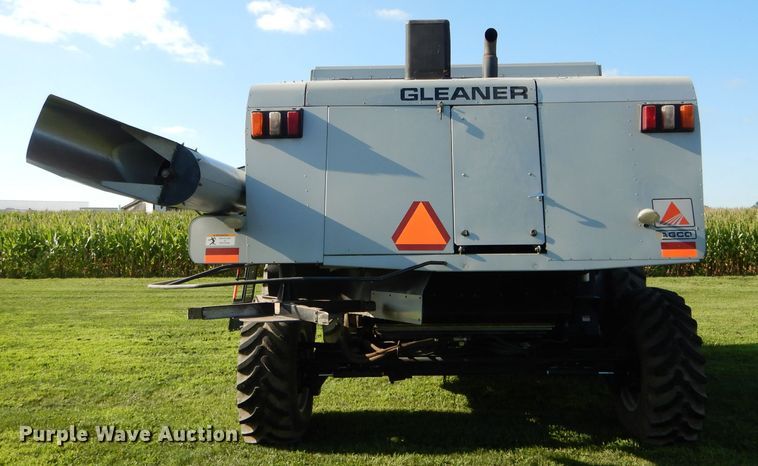 image for item DH6107 2003 Gleaner R75 Field Star RWA combine