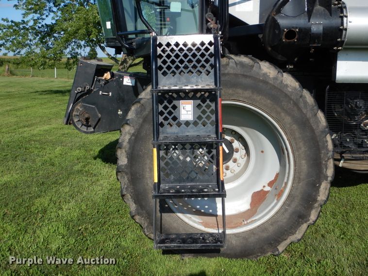 image for item DH6107 2003 Gleaner R75 Field Star RWA combine